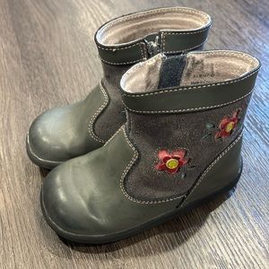 See Kai Run girls toddler gray boots size 9